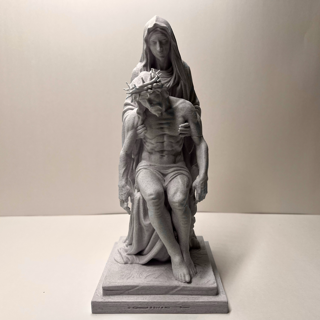 Jesús sostenido por María