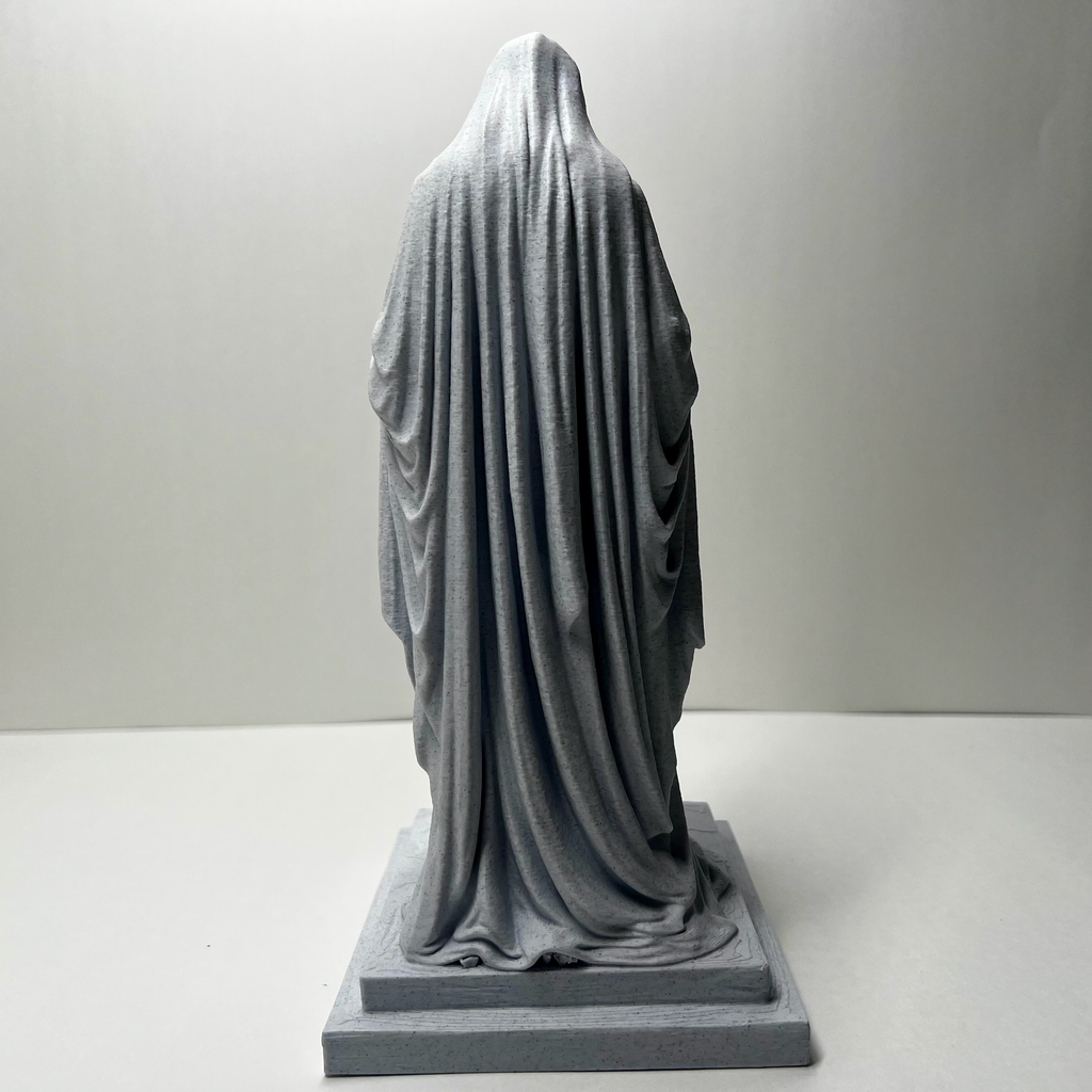 Jesús sostenido por María